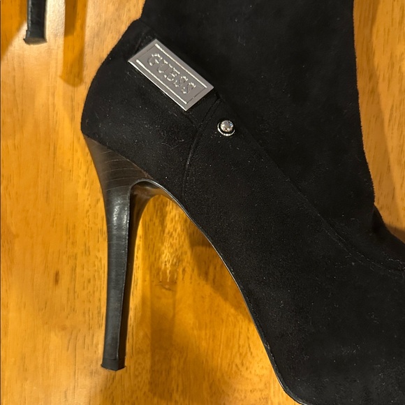 Guess Black Faux Suede, Size 6, Knee-High Women's Boots with Side Zip - Picture 6 of 7